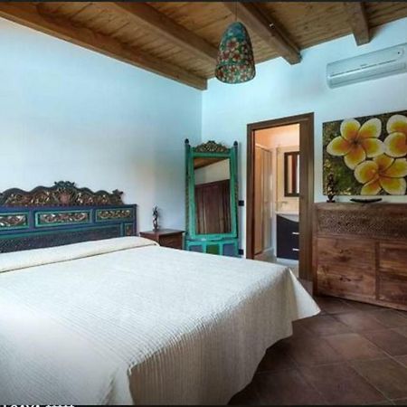 Rumah Saya Campofelice Di Roccella Bagian luar foto