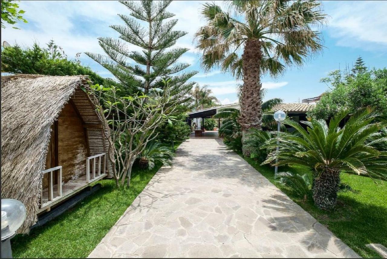 Rumah Saya Campofelice Di Roccella Bagian luar foto